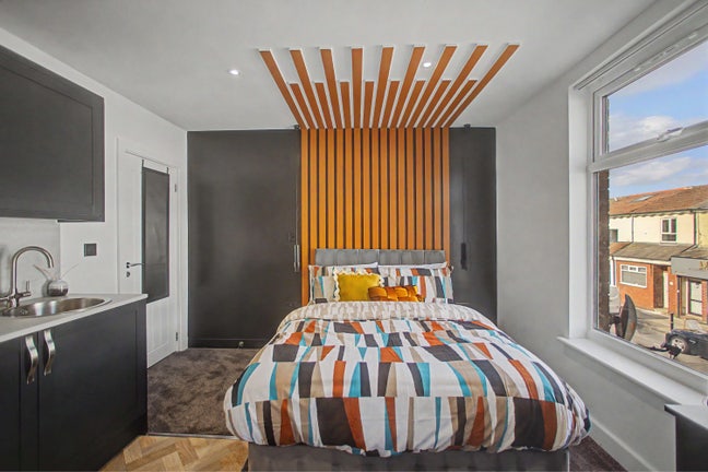 Stunning En-Suite Kitchenette Rooms|SK5 Main Photo