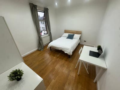 Master Double Room — East Finchley (N2) Main Photo