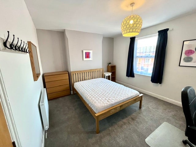 Very Large  Double Room in Sneinton Houseshare Main Photo