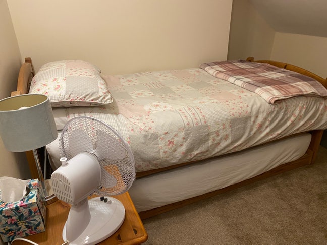 Searching female lodger for family home Main Photo