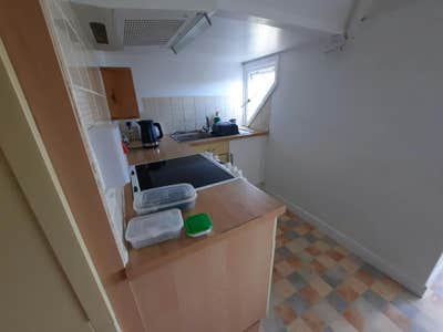 Top Floor Flat in landlords house Main Photo