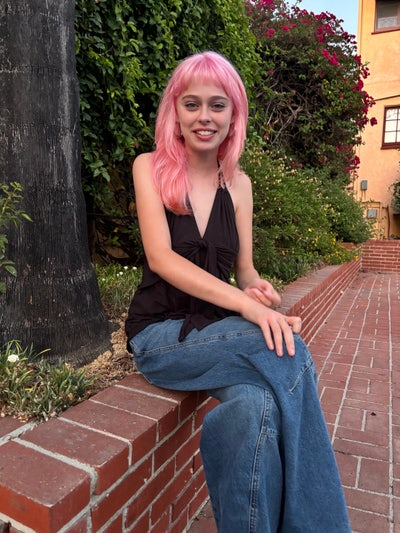 Female roommate Main Photo