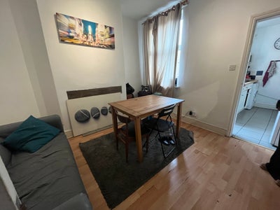 Huge Double &pound;425 | Cosy Double &pound;390 | ALL BILLS Main Photo