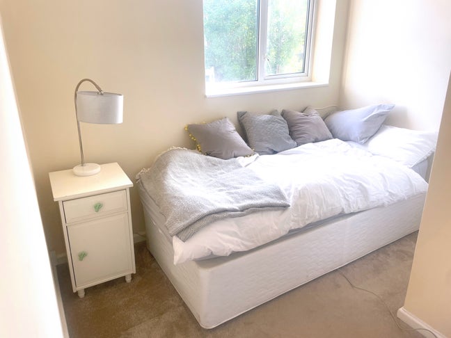 Single Room in Shared House | Central Weybridge Main Photo