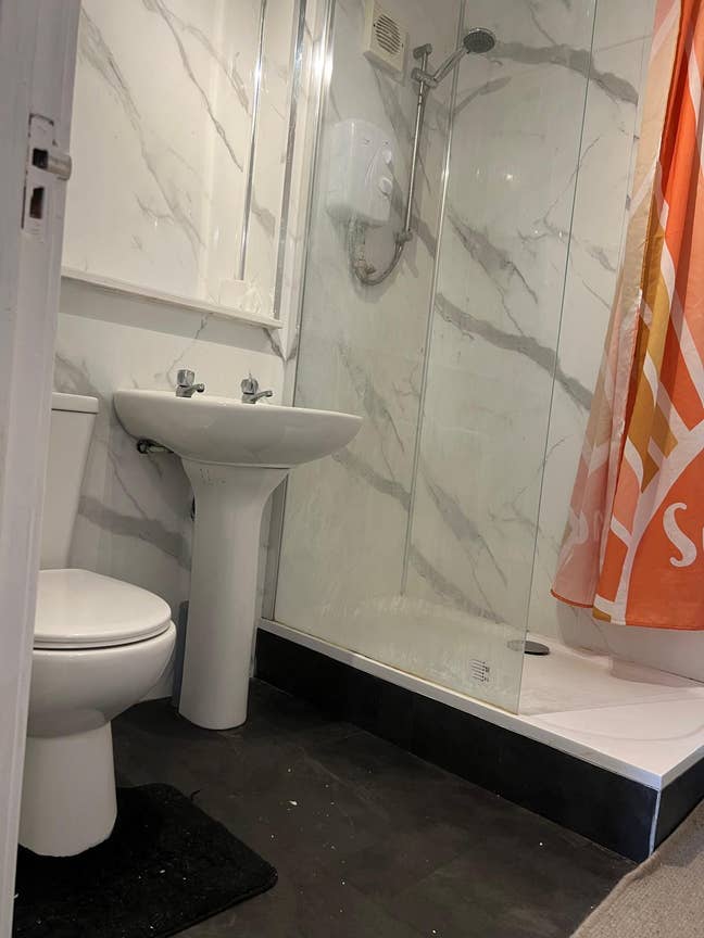 1 bedroom to let in a 2 bedroom flat  Main Photo