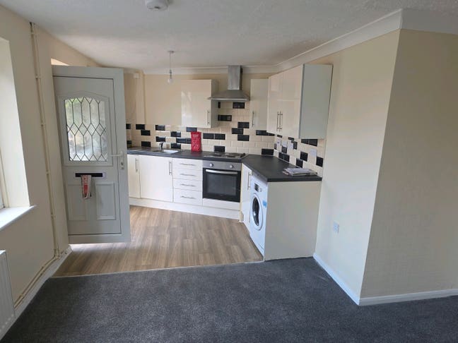 2 Bed Flat Main Photo