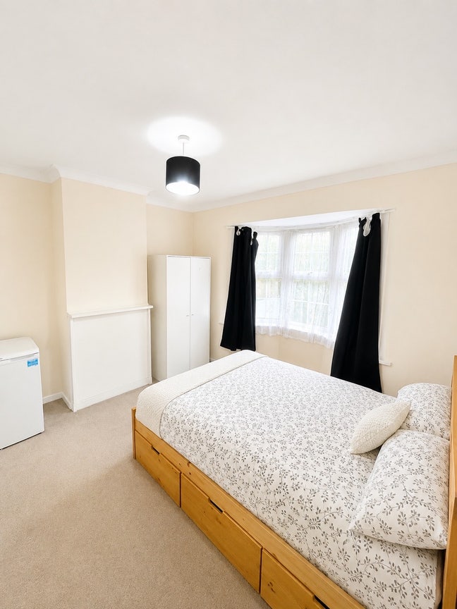 Nice 3 Rooms in White City Area**Bills Included** Main Photo