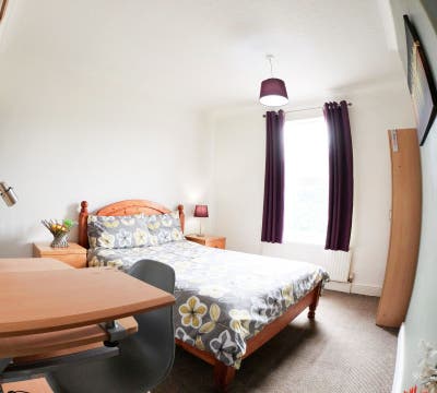 Ideal Double Room | All Bills Included  Main Photo