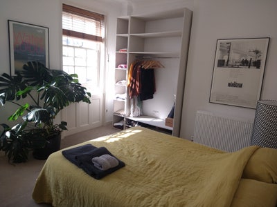 Bright & quiet flat near seafront, Jan & Feb only Main Photo