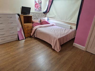 Spacious room in a shared flat Weekly or monthly Main Photo