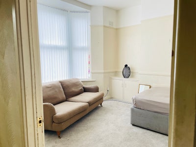 A room in a shared property  Main Photo
