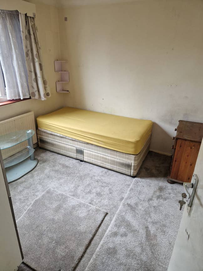A good sized single room to rent in West Drayton Main Photo