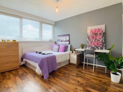 ✅ Top of the POP ✅  Big bright room  Main Photo