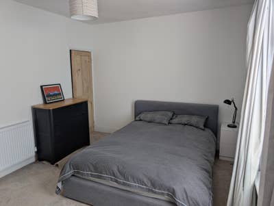 Large double room in quiet house Main Photo