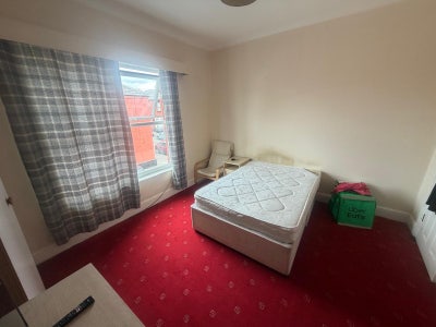 Town Centre Double Room Main Photo