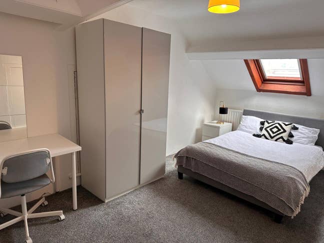 City Centre Double | 2 Min Walk to LGI | Bills Inc Main Photo