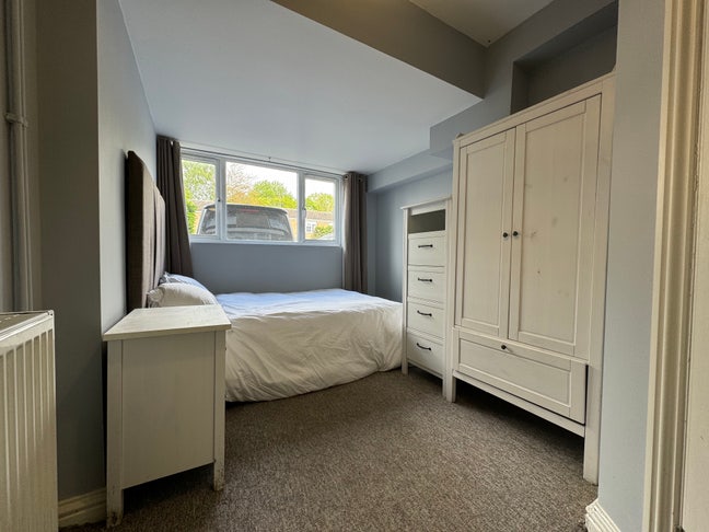 Double room with ensuite, near Lister & Old Town  Main Photo