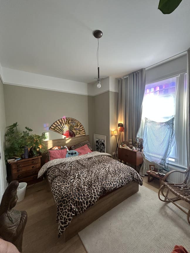King sized room 5 min walk from northern line  Main Photo