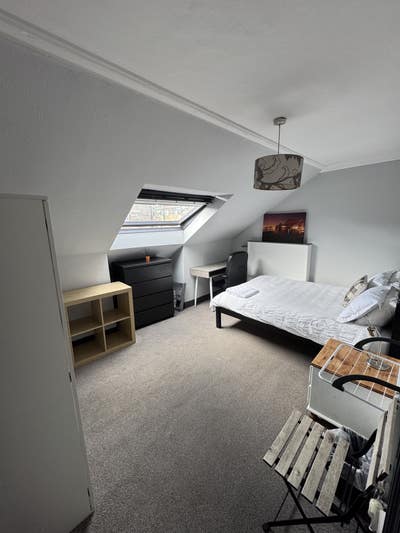 Central Double Bed  Main Photo