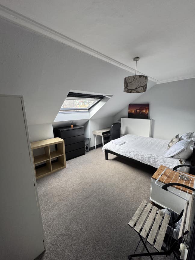 Central Double Bed  Main Photo
