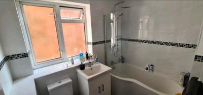 Double spare room to let Main Photo