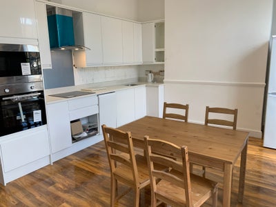 Amazing 3  Bedroom Apartment Master Ensuite Oval Main Photo