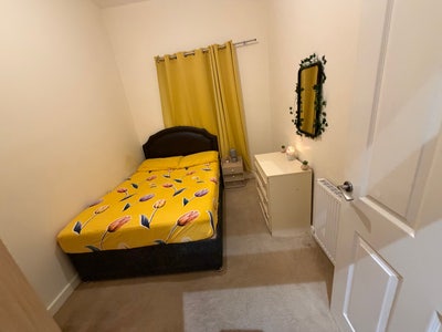 One single bedroom  Main Photo
