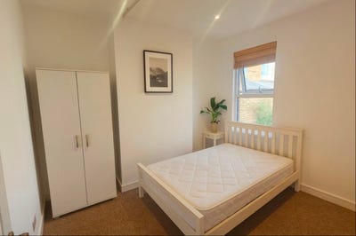 Bills Inc. Double Room Hammersmith  Main Photo
