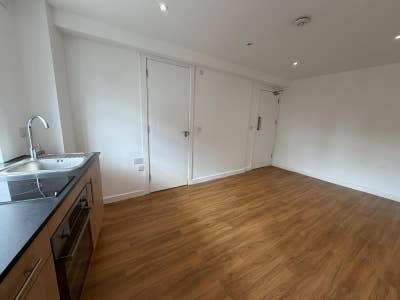 Modern Studio - NW4  Main Photo