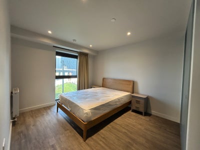 Female Roommate Wanted – Shared Ensuite Room Main Photo