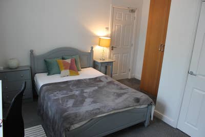 Stunning Spacious Double Room En-Suite WiFi/Bills! Main Photo
