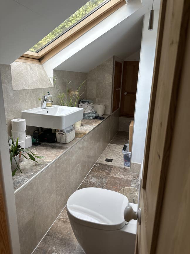 Small Double Room in Earlswood, Redhill Main Photo