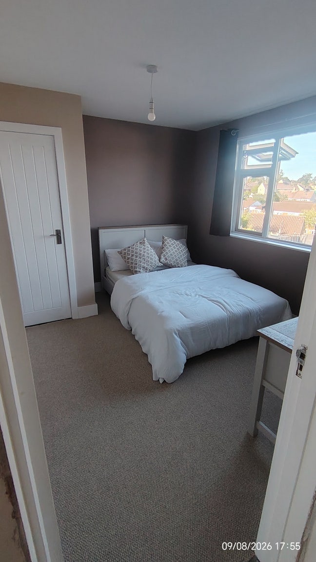 Double room, <10mins walk from train station  Main Photo