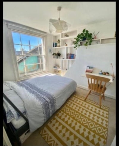 A bright, medium-sized double room in Shoreditch  Main Photo
