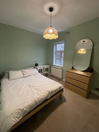 Cute double bedroom Main Photo