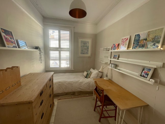 Spacious single room 7 Dials Main Photo