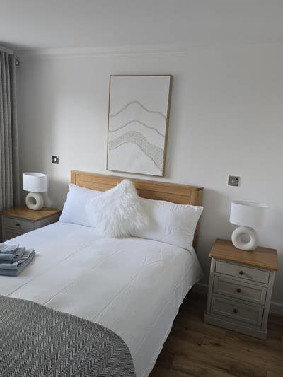 Beautiful Double Room in Modern Quiet Home Main Photo
