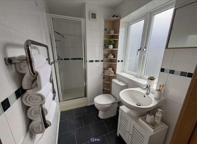 Ensuite Female Room | City Centre Main Photo