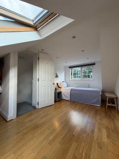 Double Bedroom - Hertford Main Photo