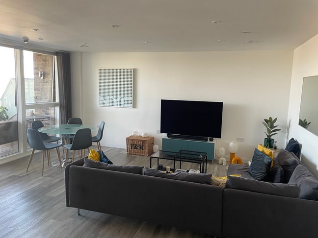 Ensuite Room in Modern New Build Flat  Main Photo