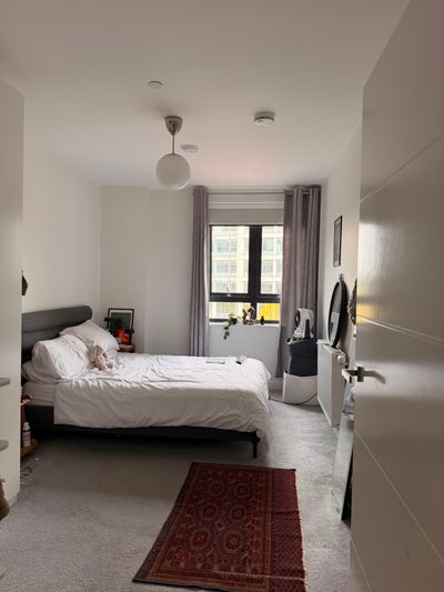 Double bedroom for rent in Park Royal new builds. Main Photo