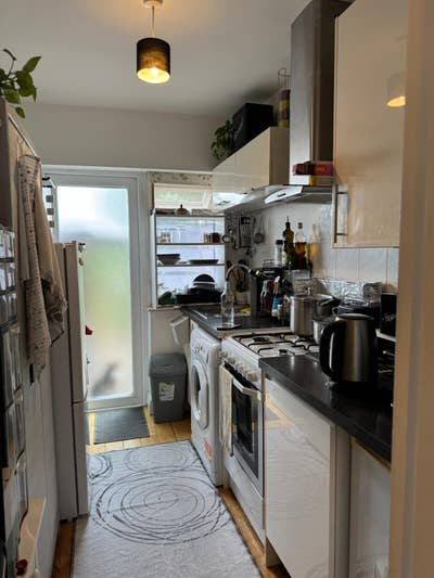 Self contained 1 bed /kitchen/bathroom Main Photo