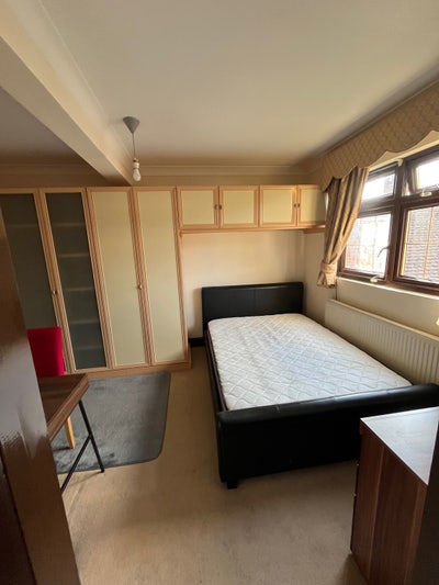 Wanstead en suite room Main Photo