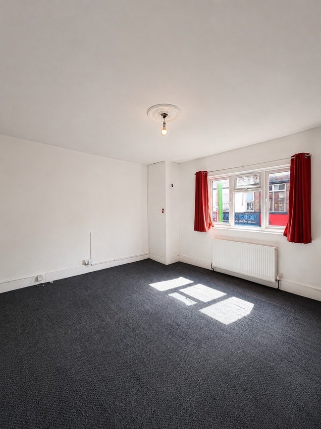 2 Double Rooms + Large Roof Terrace, E17 Main Photo
