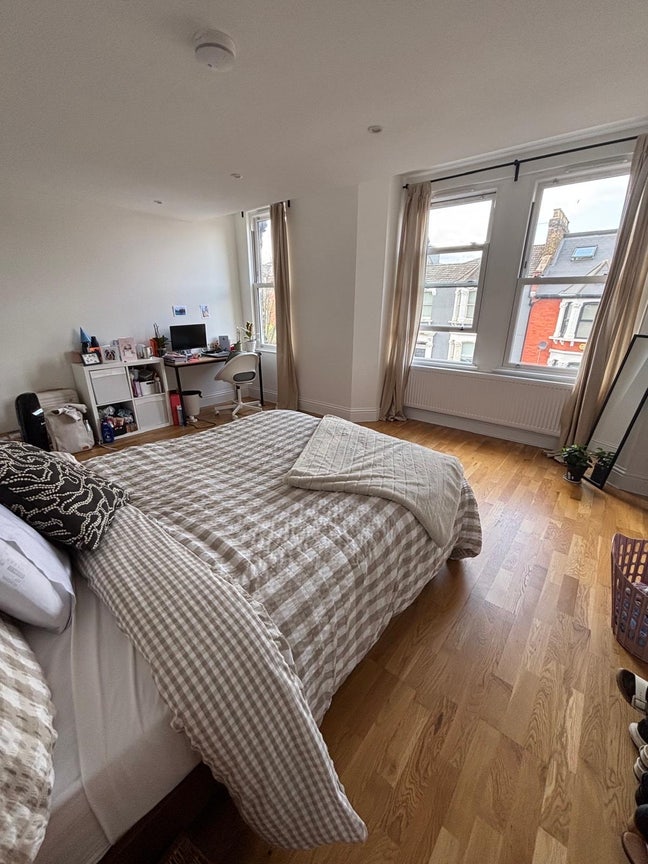 ✨ 🏡 Looking for Housemates in Peckham Main Photo