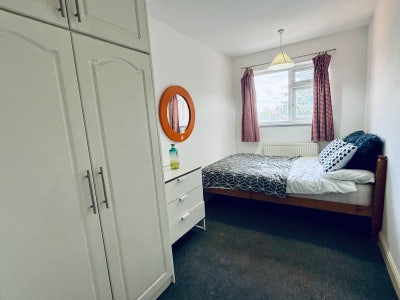 En Suite Room in Shared House. Free Wi-fi Main Photo