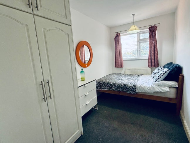 En Suite Room in Shared House. Free Wi-fi Main Photo