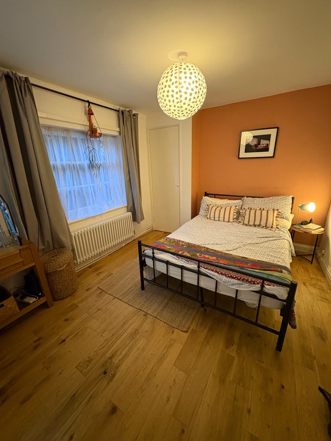 Spacious Double Room in Vegan Flat - Zone 2 Main Photo