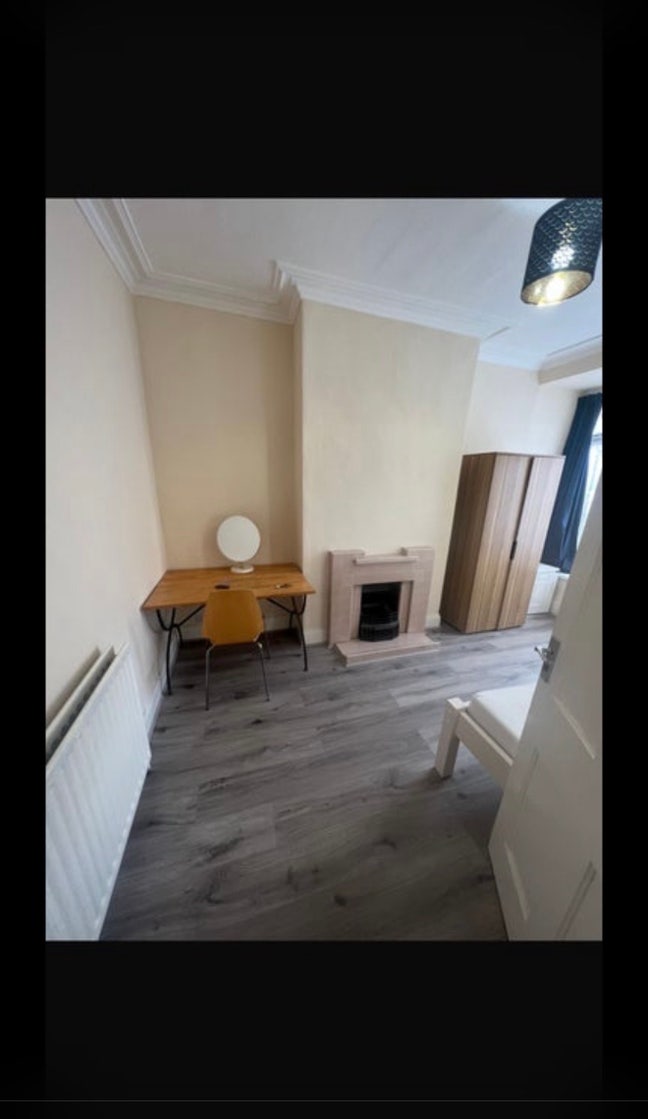Female only property ground floor room available  Main Photo