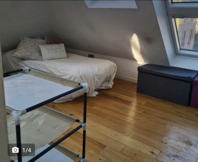 Canary Wharf / City Professional.  1 person only Main Photo